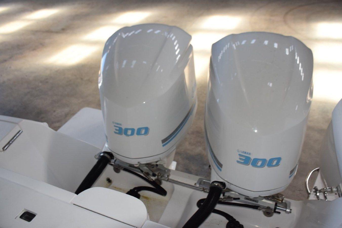 best yacht sales deals OZ - INTREPID POWERBOATS INC