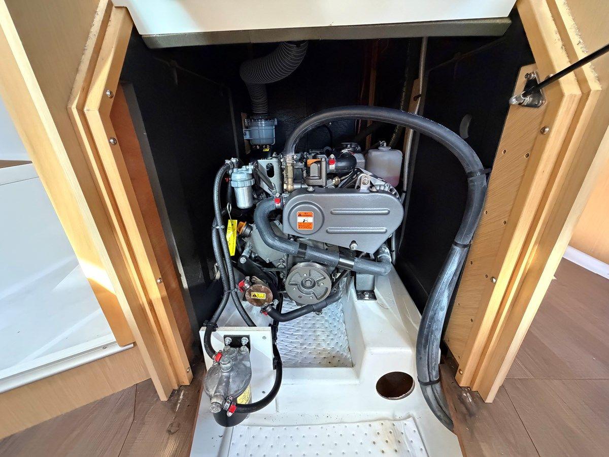 NEW LATITUDE - Beneteau yacht sale