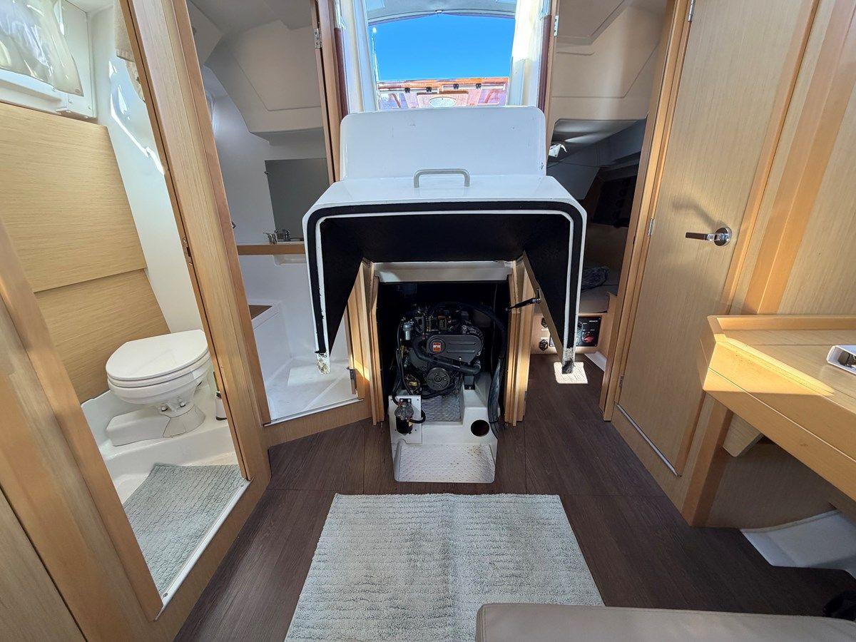 NEW LATITUDE Oceanis price