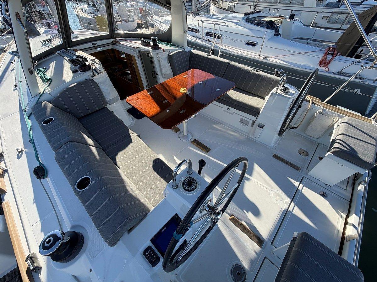 NEW LATITUDE yacht sale