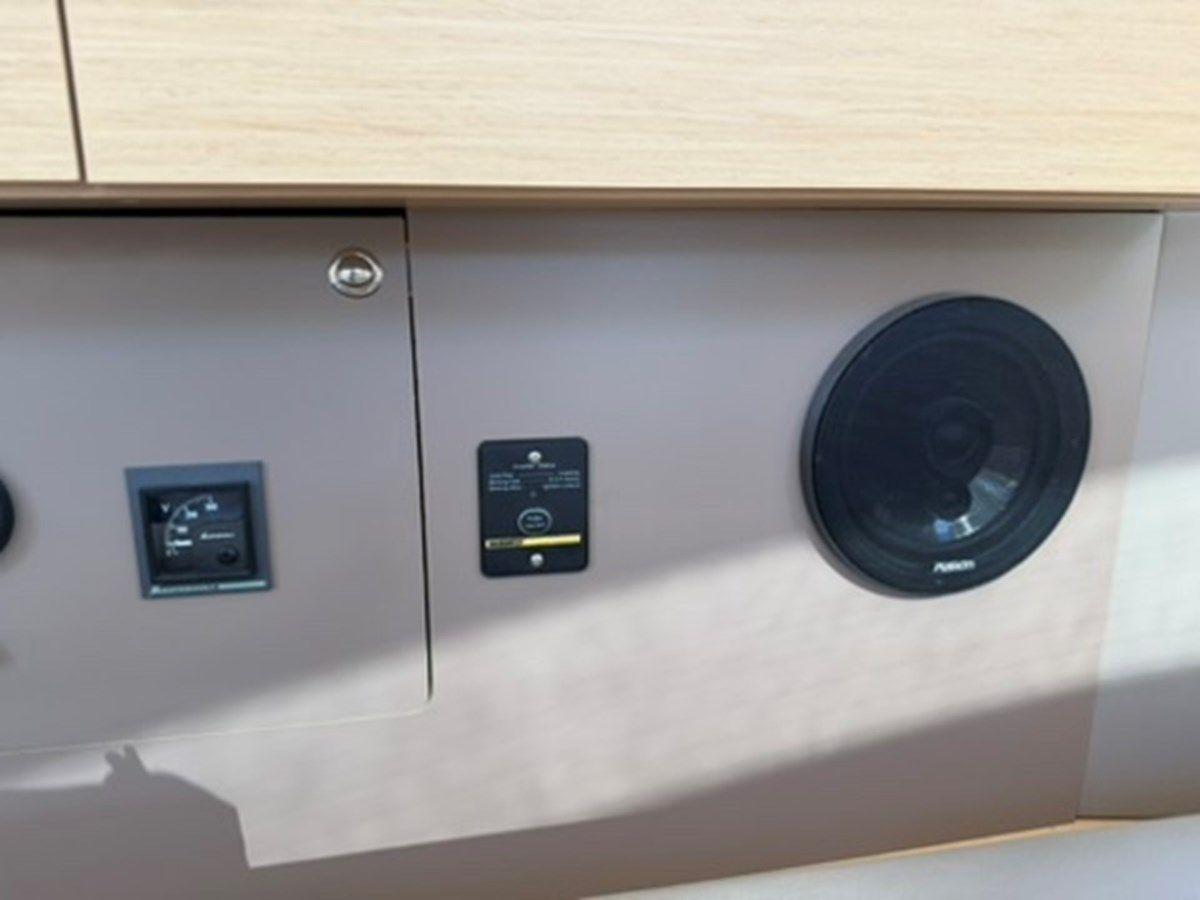 the best price on NEW LATITUDE - Beneteau