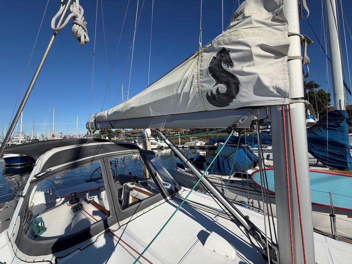 the best price on NEW LATITUDE - Beneteau