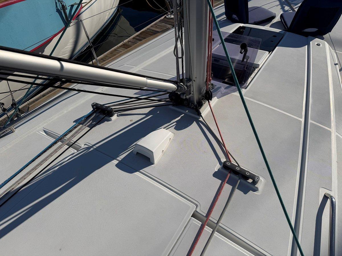 Buy a yacht NEW LATITUDE 37