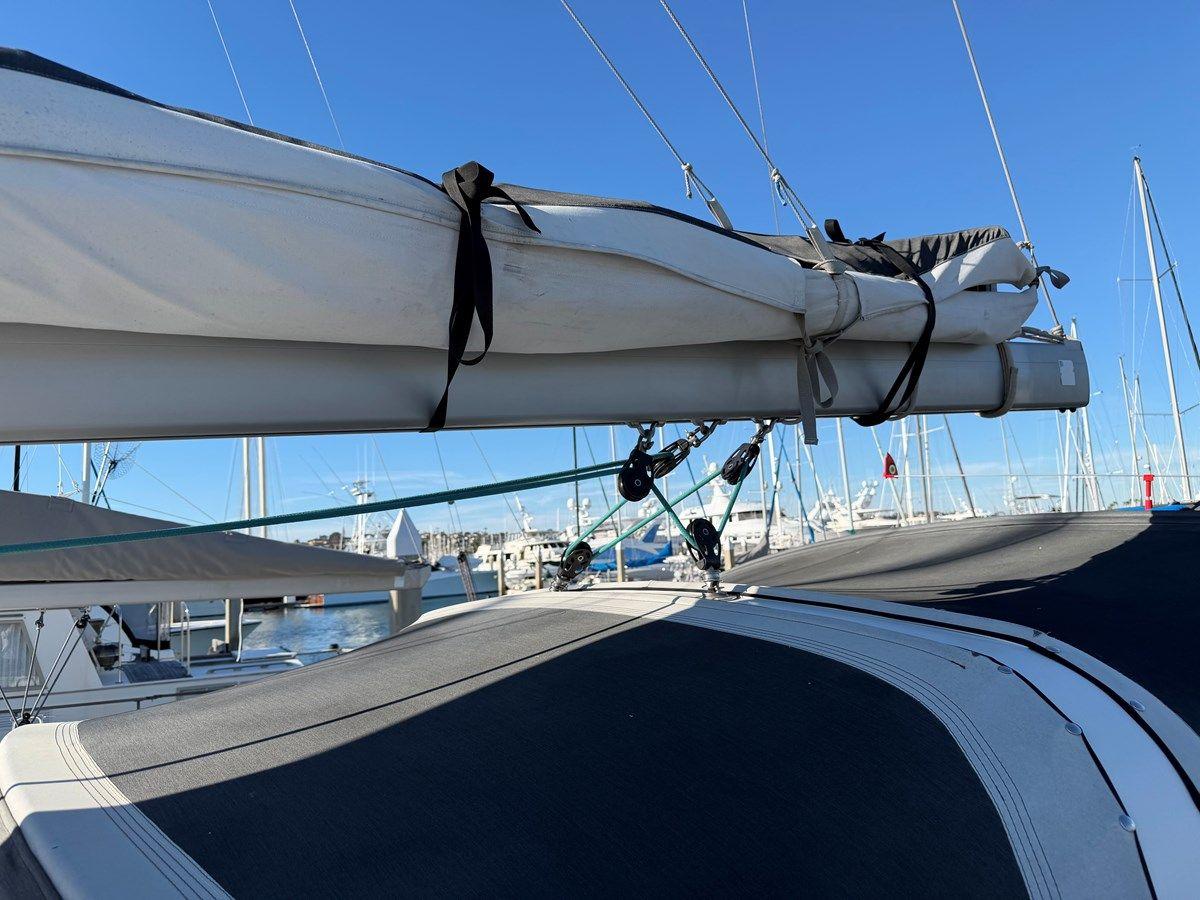 the best price on NEW LATITUDE - Beneteau