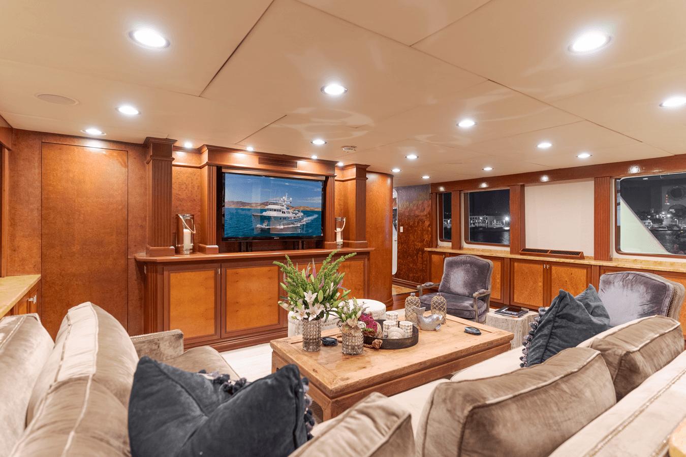 best yacht sales deals Huracan 125