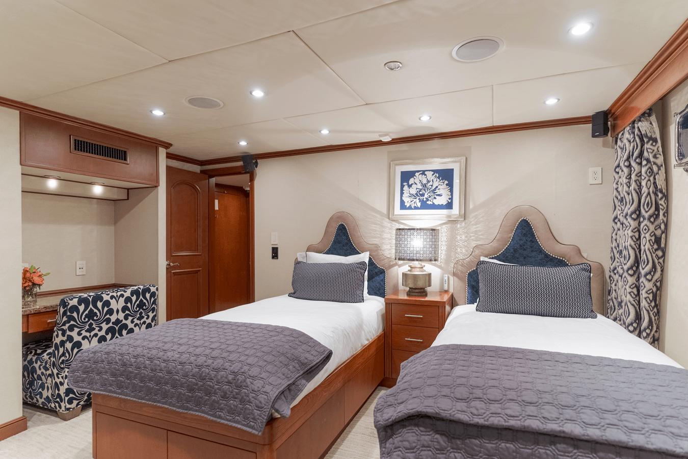 Huracan 125 yacht sale