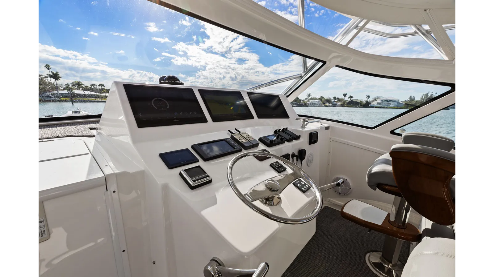 the best price on Tiburon 410 Express