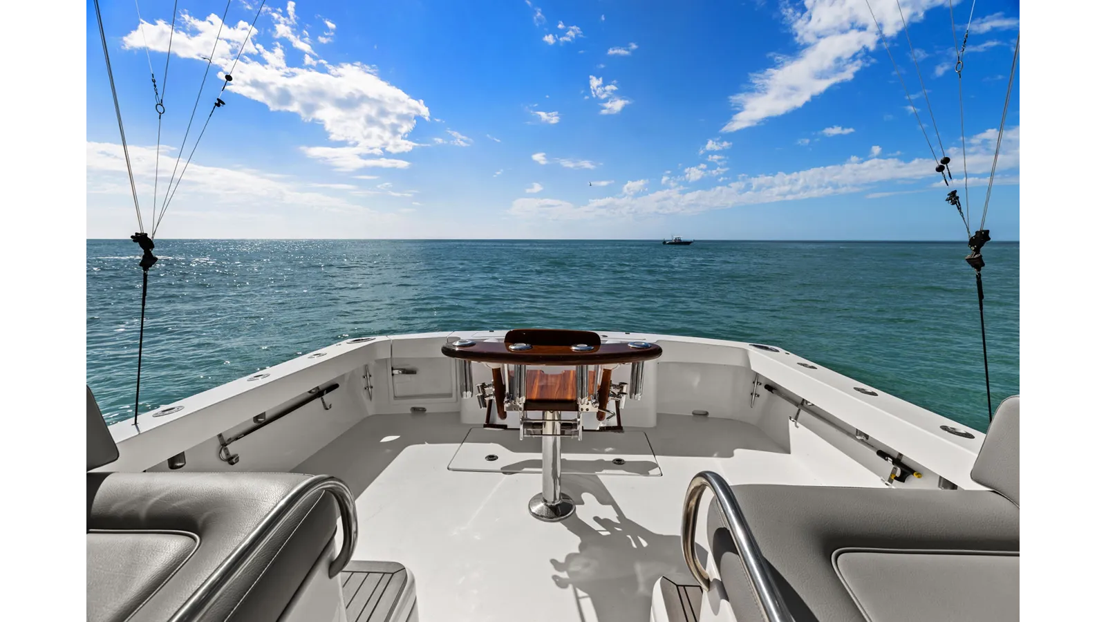 best yacht sales deals Tiburon 410 Express
