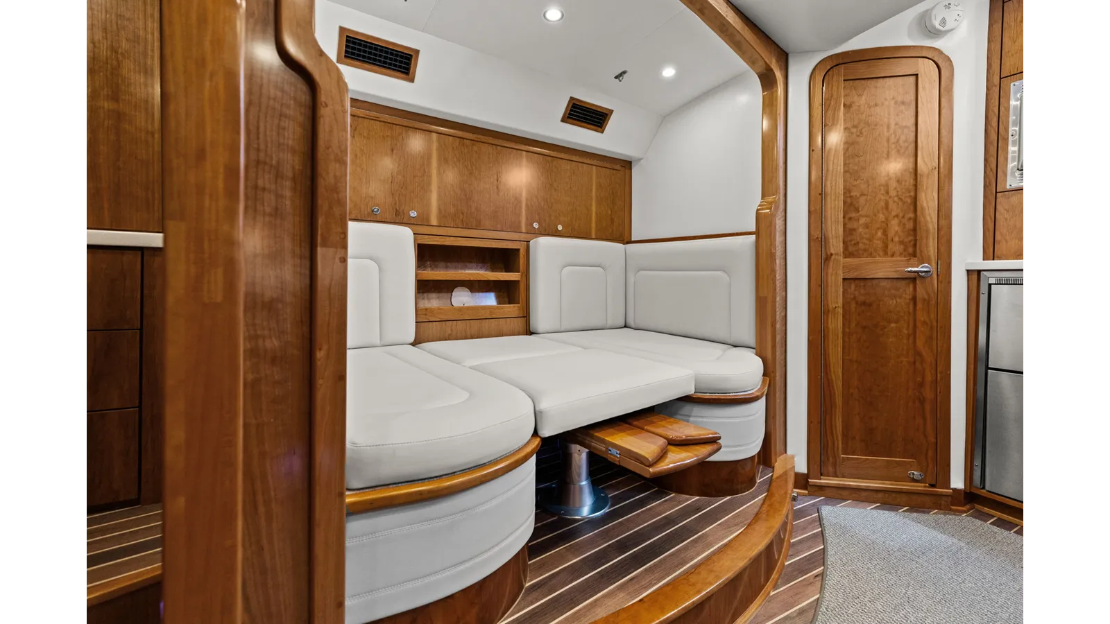 Tiburon 2024 yacht sale