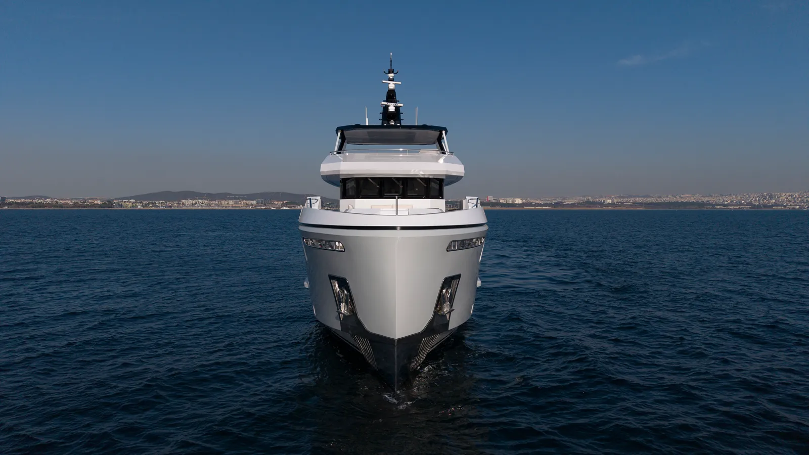 Купить яхту BEE EXPLORER в Shestakov Yacht Sales