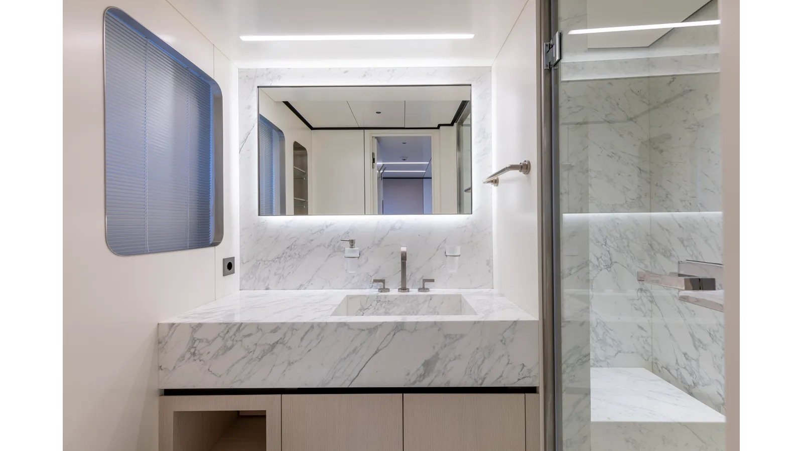 Продажа яхты BEE EXPLORER