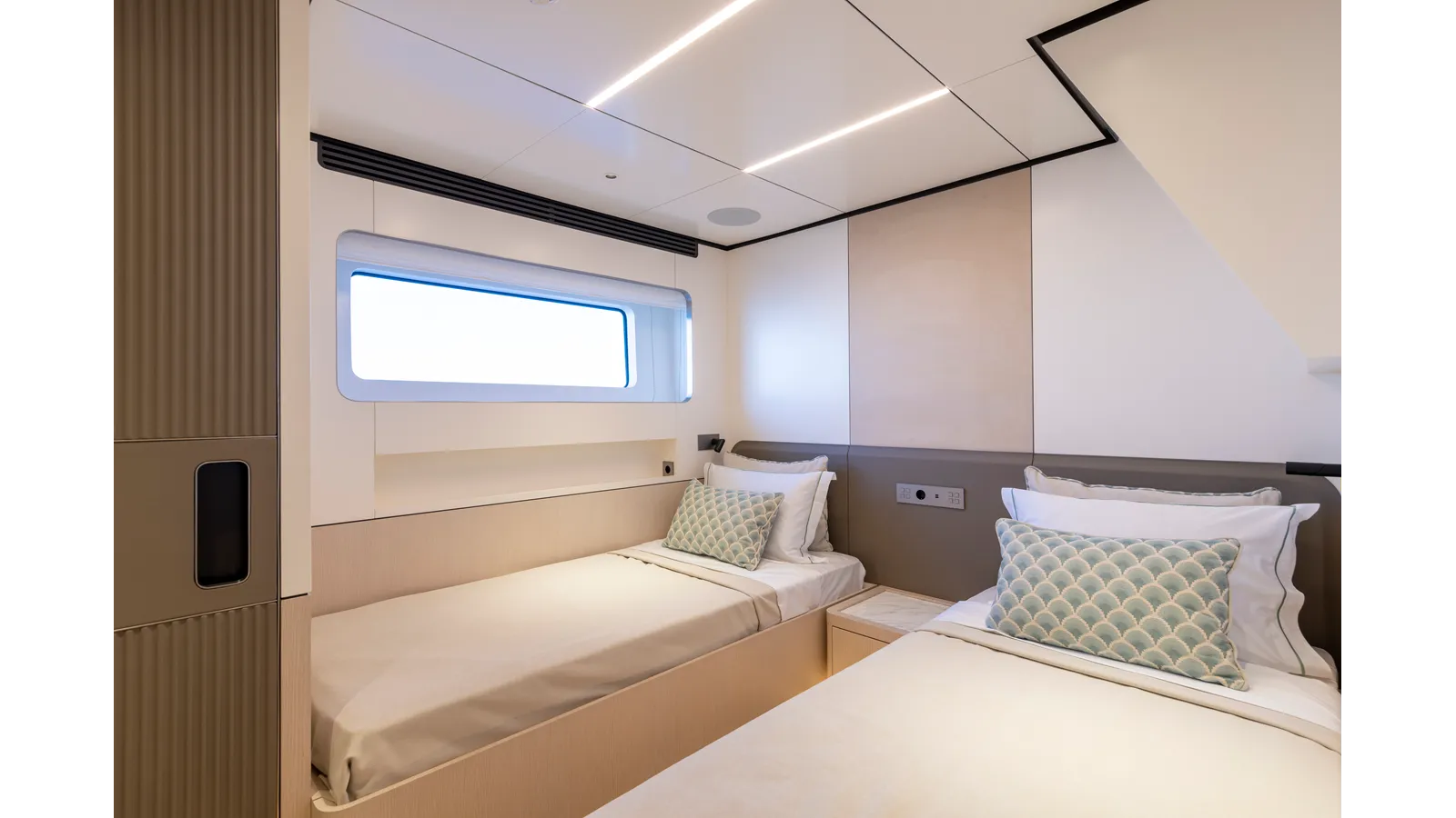 Лучшие предложения покупки яхты BEE EXPLORER 2025