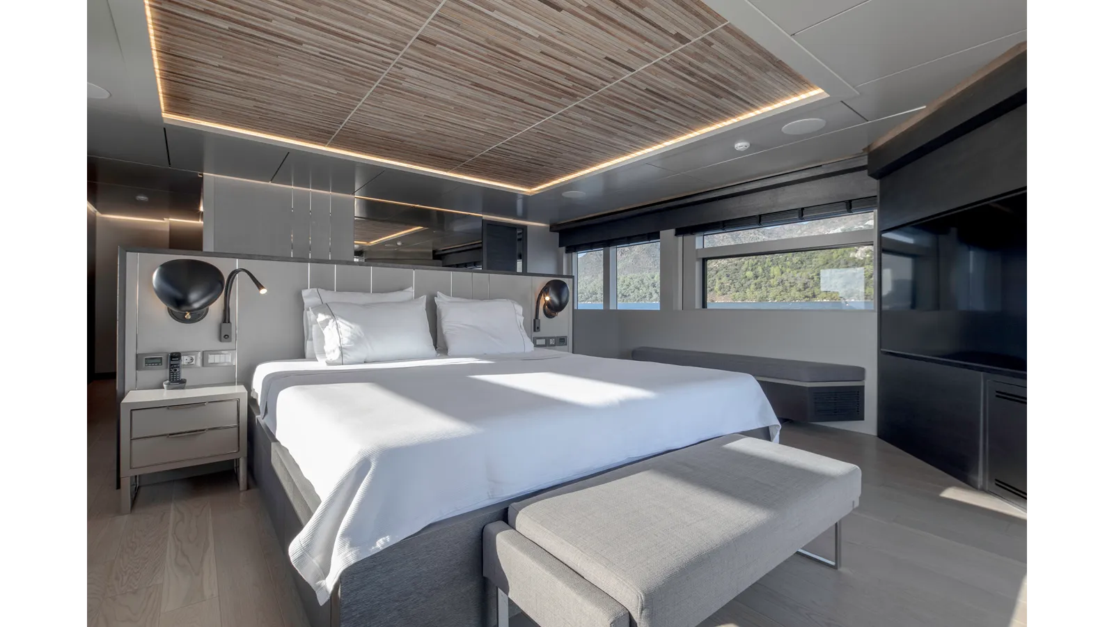 best yacht sales deals QM 32XP