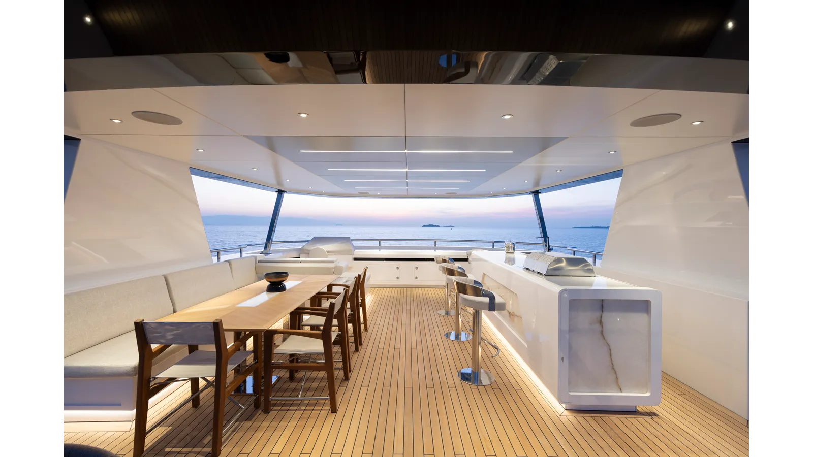 Лучшая цена на BEE EXPLORER 2025