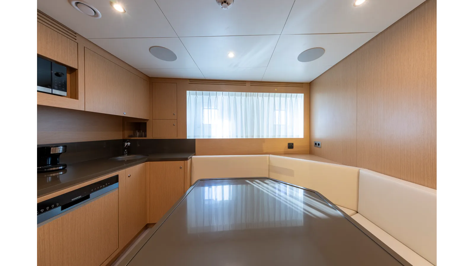 Купить BEE EXPLORER Art Shipyard