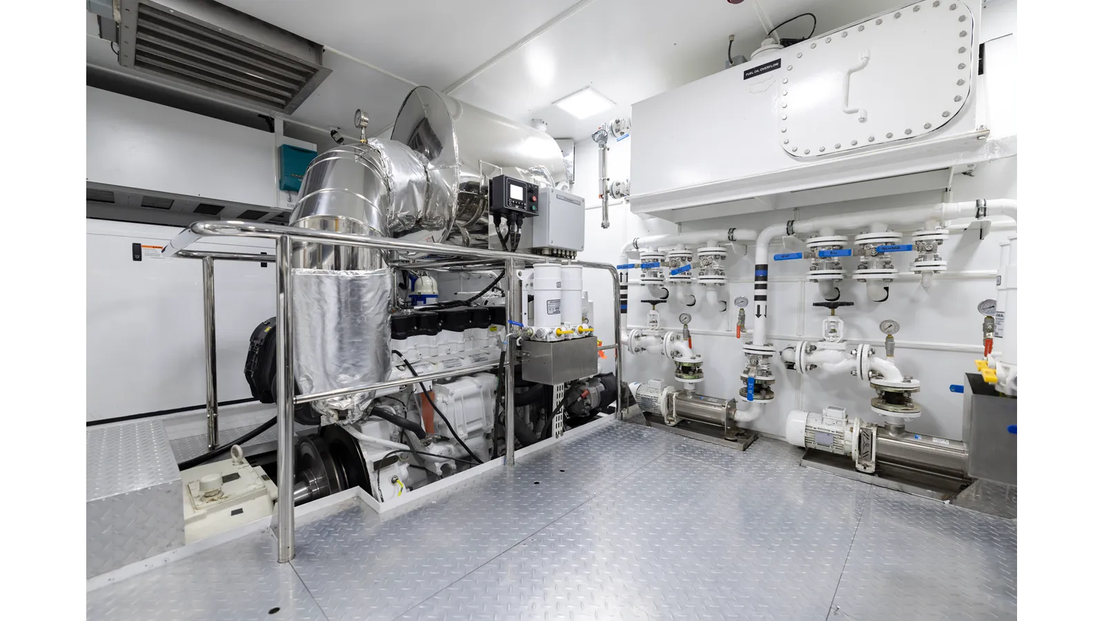 Стоимость яхты BEE EXPLORER - CUSTOM