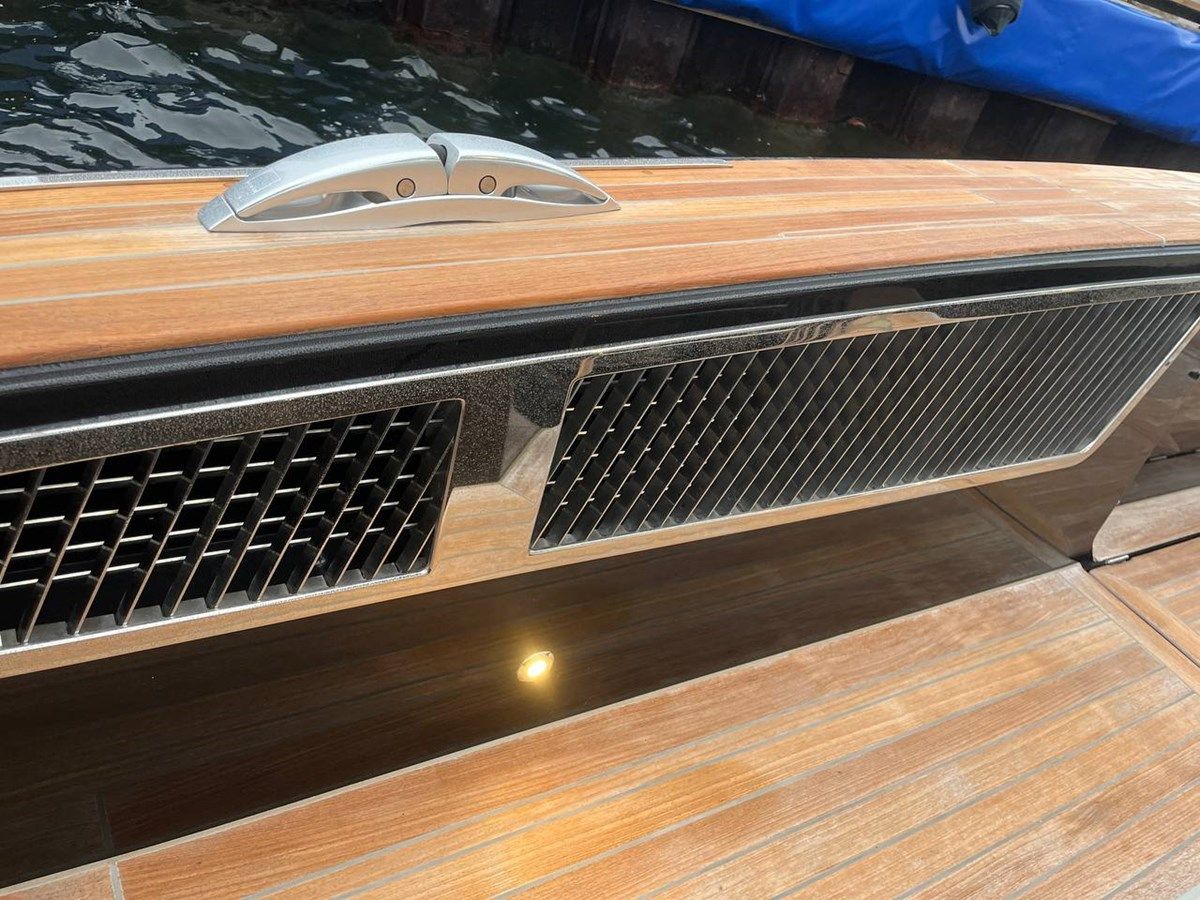 Buy a Windy SR52 2021 at Shestakov Yacht Sales