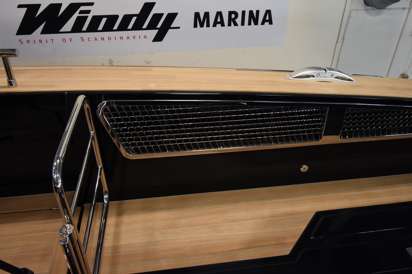 the best price on Windy SR52 2021