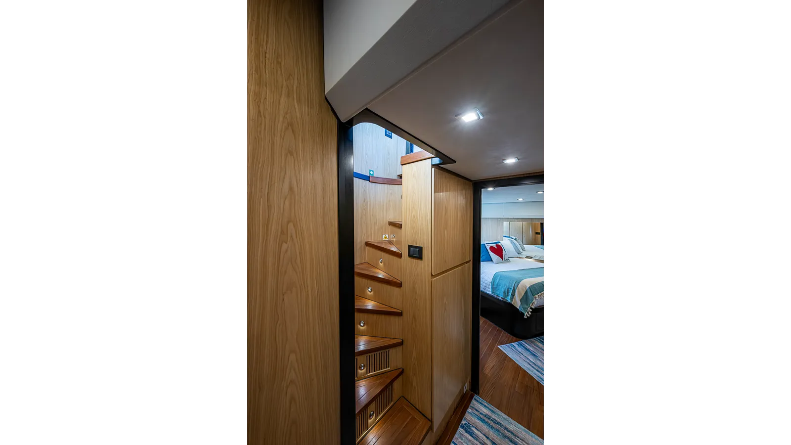 MONARCH - OKEAN YACHTS