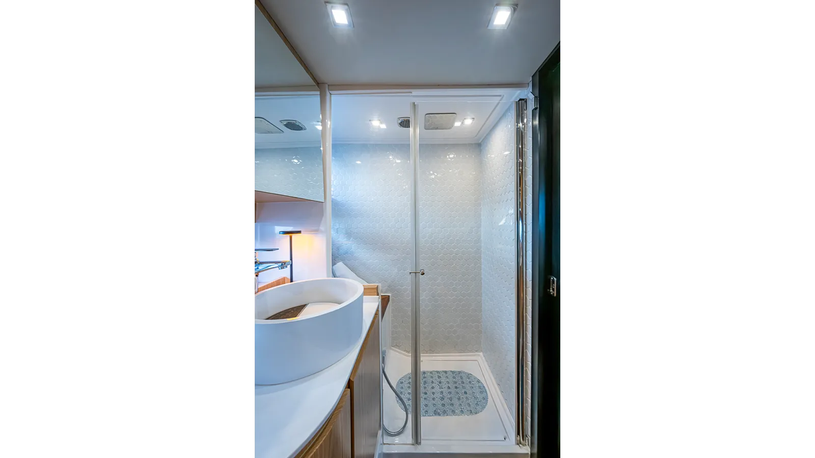 Лучшие предложения покупки яхты MONARCH