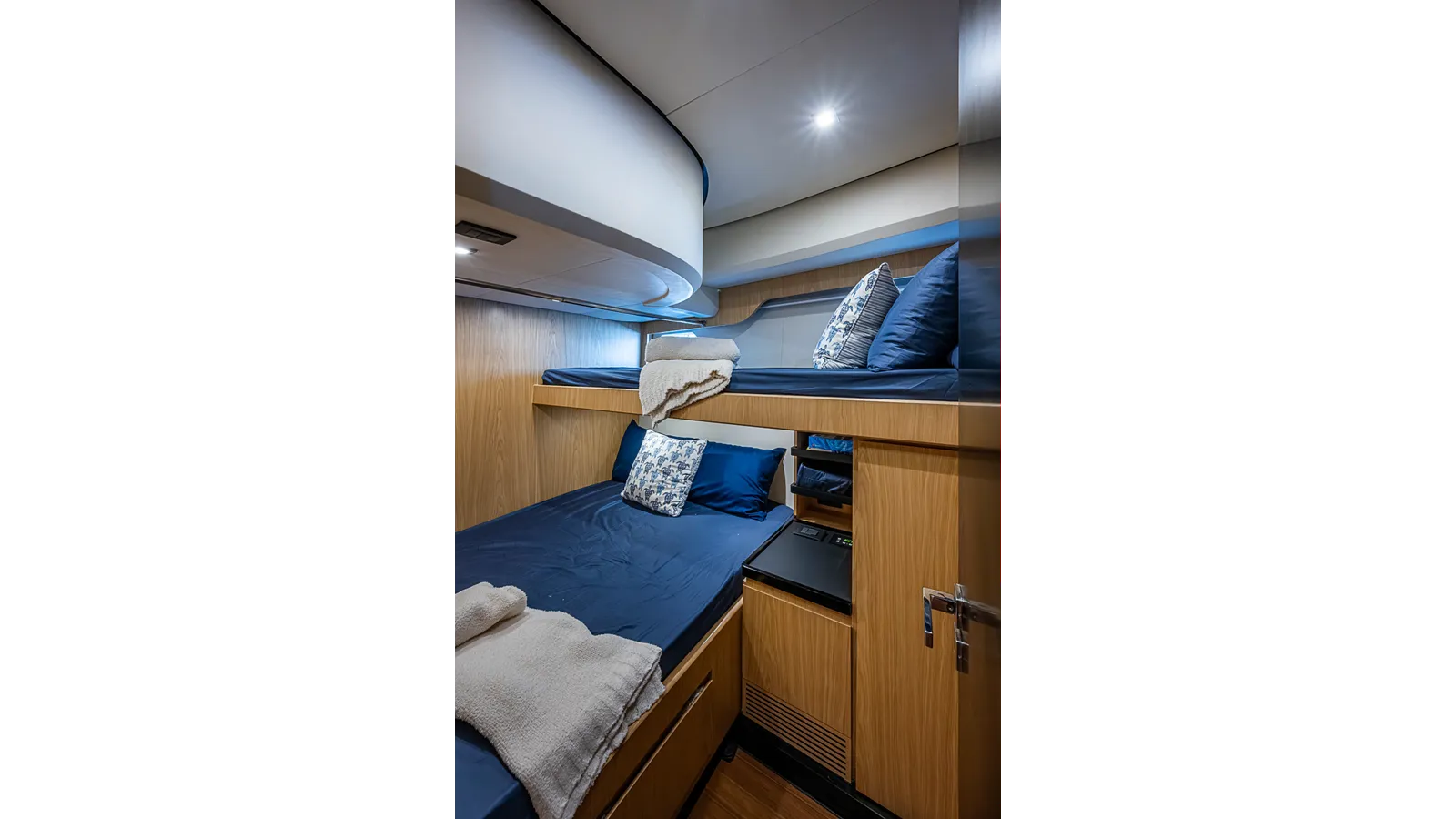 Продажа яхты MONARCH - OKEAN YACHTS