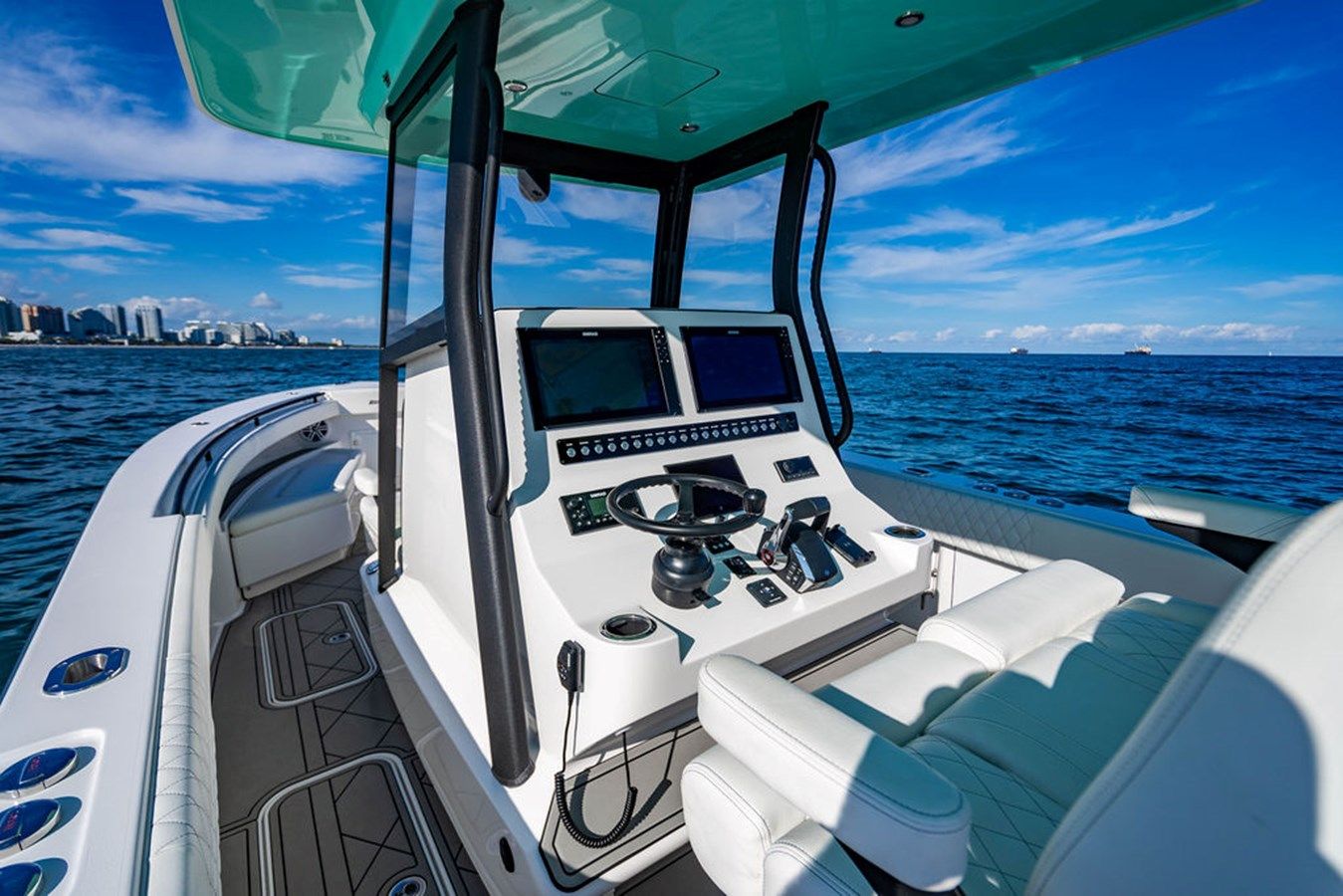 Buy a yacht 340 Open - REEF RUNNER