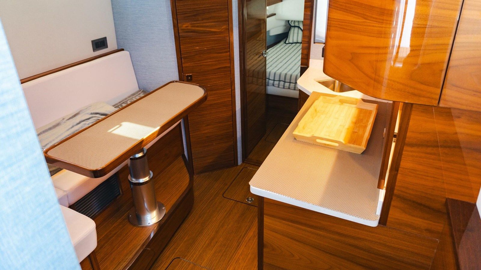 Buy a yacht Galati Yacht Sales Trade V-55