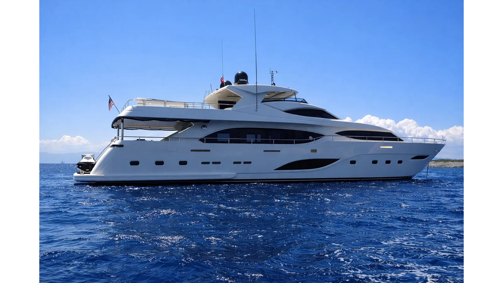 Купить яхту Y 105 в Shestakov Yacht Sales