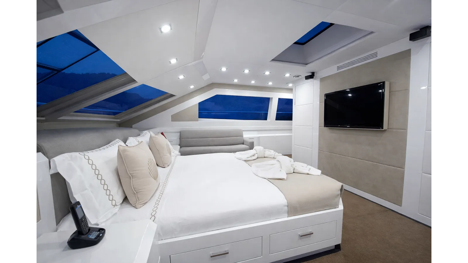 Купить Y Raised Pilothouse