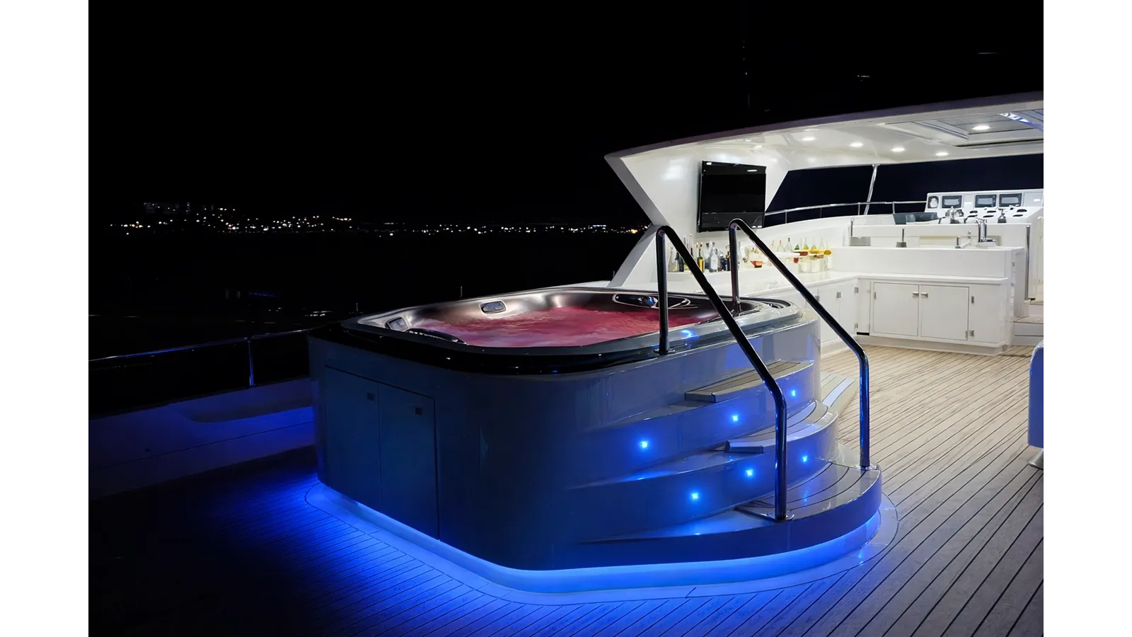 Купить яхту Y в Shestakov Yacht Sales