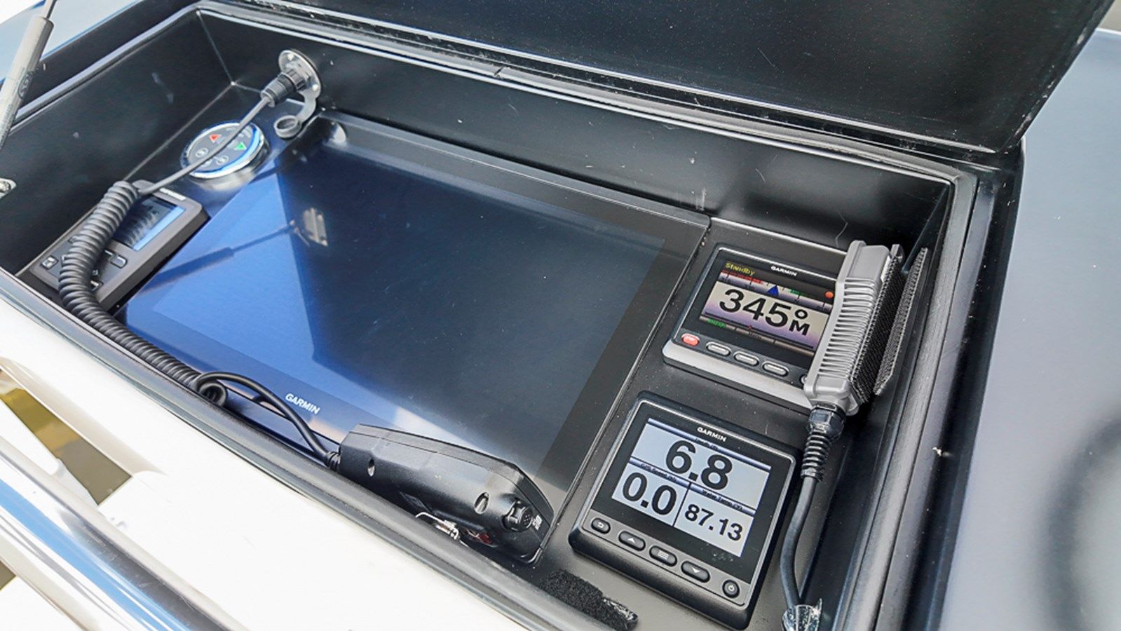 the best price on FIRST LIGHT - WINTER CUSTOM YACHTS