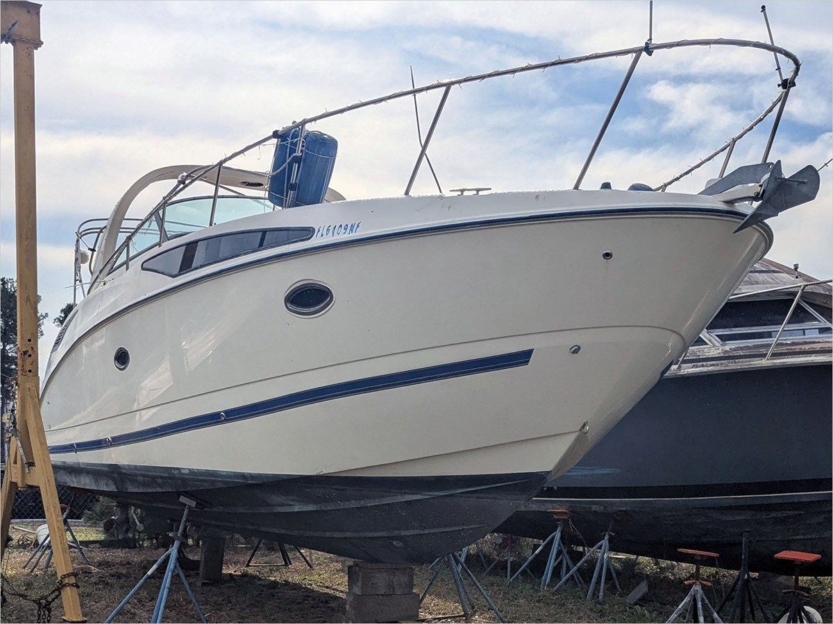 the best price on 33' Bayliner 2006 325