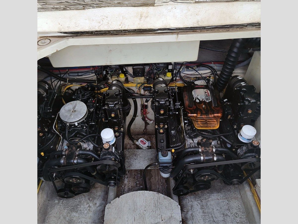 Buy a 33' Bayliner 2006 325 2006 at Shestakov Yacht Sales