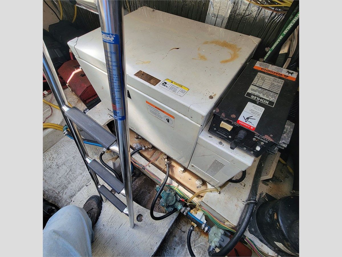 33' Bayliner 2006 325