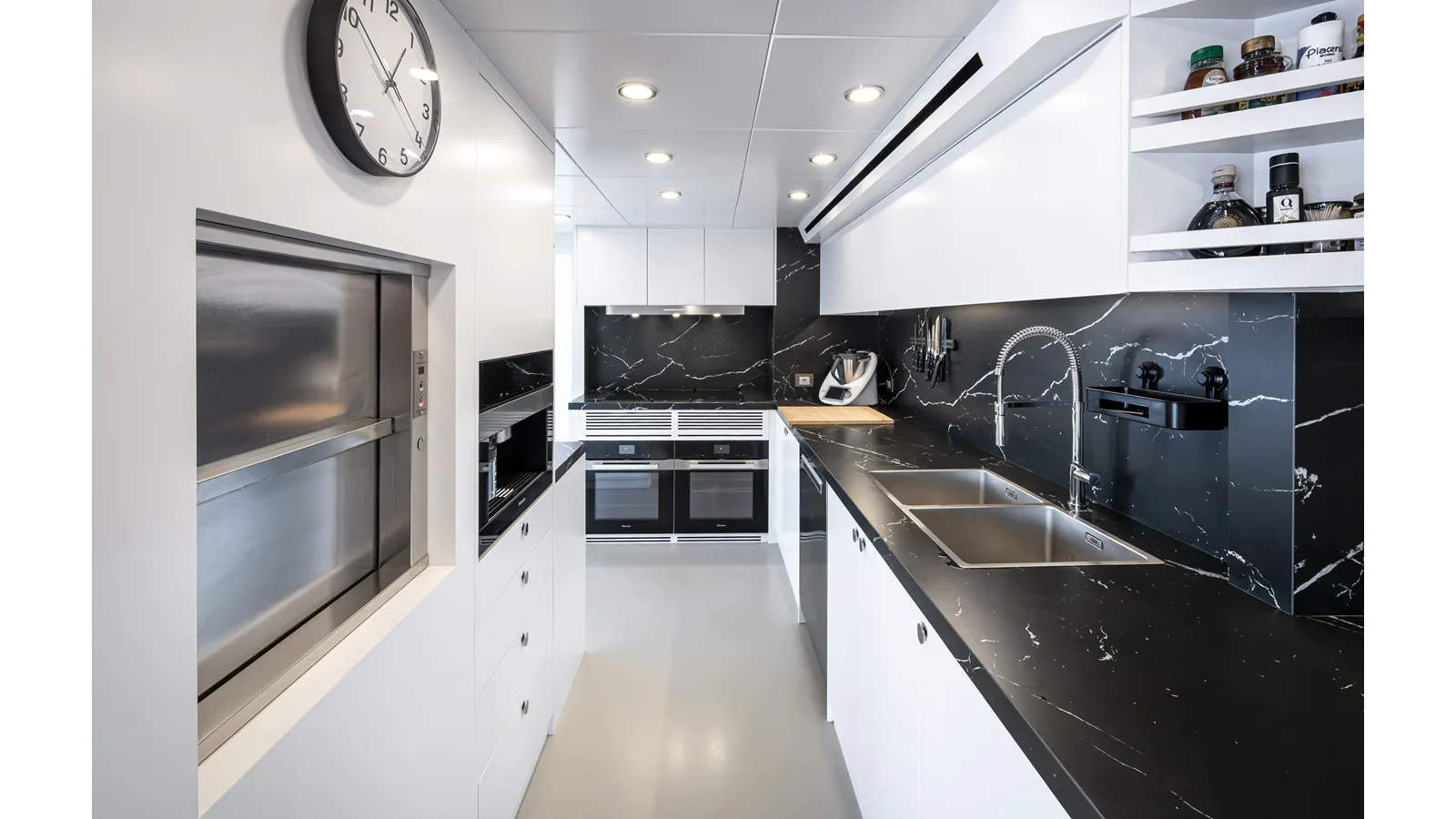 NUMARINE 37XP-21 121 yacht sale