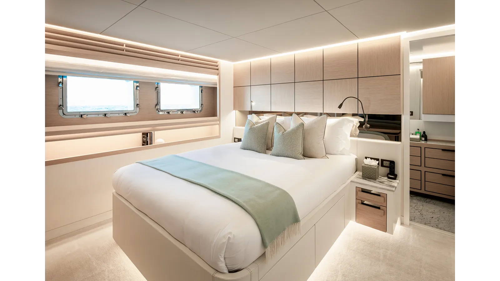 the best price on NUMARINE 37XP-21 - Numarine