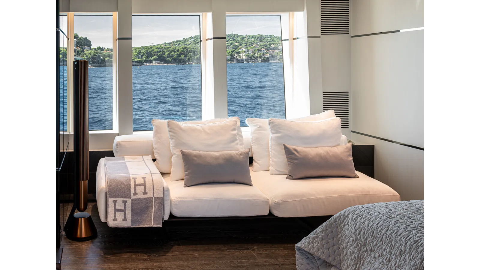 the best price on NUMARINE 37XP-21 - Numarine