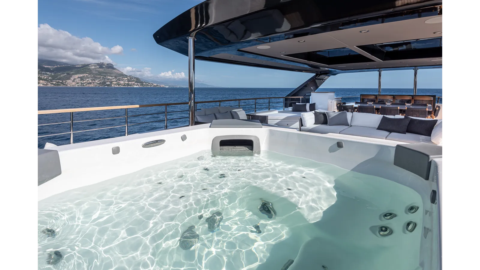 Buy a NUMARINE 37XP-21 - Numarine at Shestakov Yacht Sales