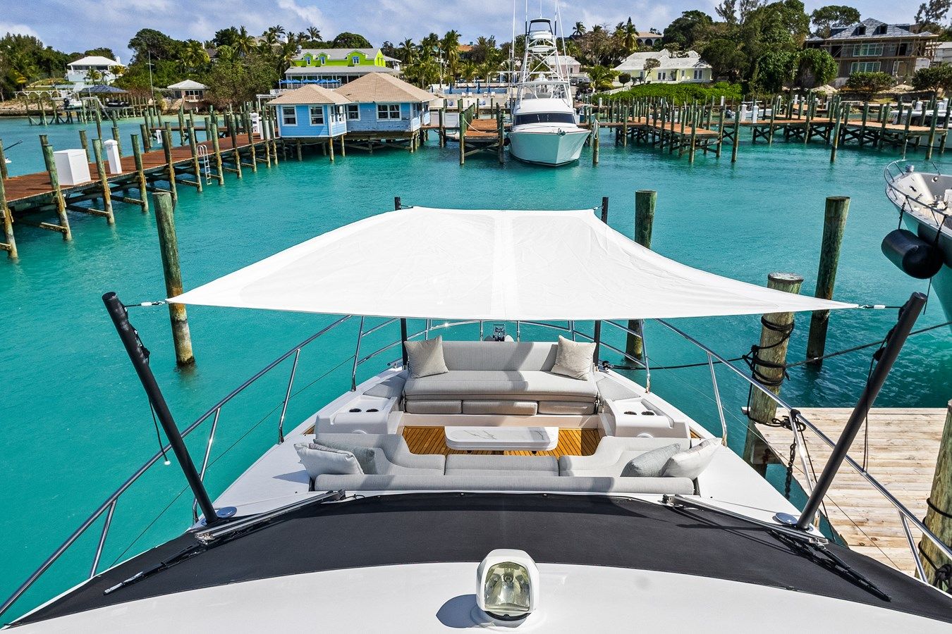 best yacht sales deals Auora 60