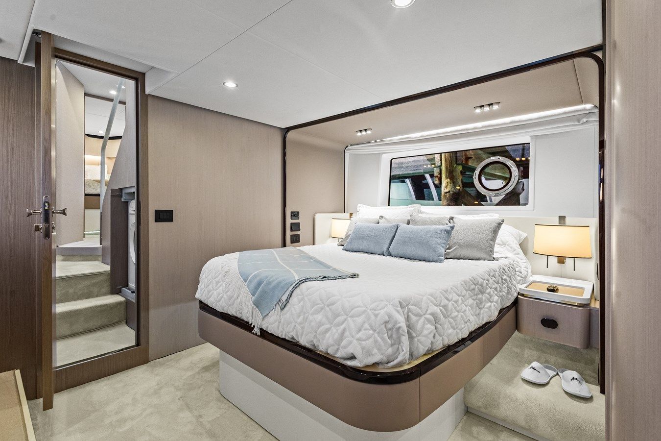 Buy a Auora - Azimut Yachts at Shestakov Yacht Sales