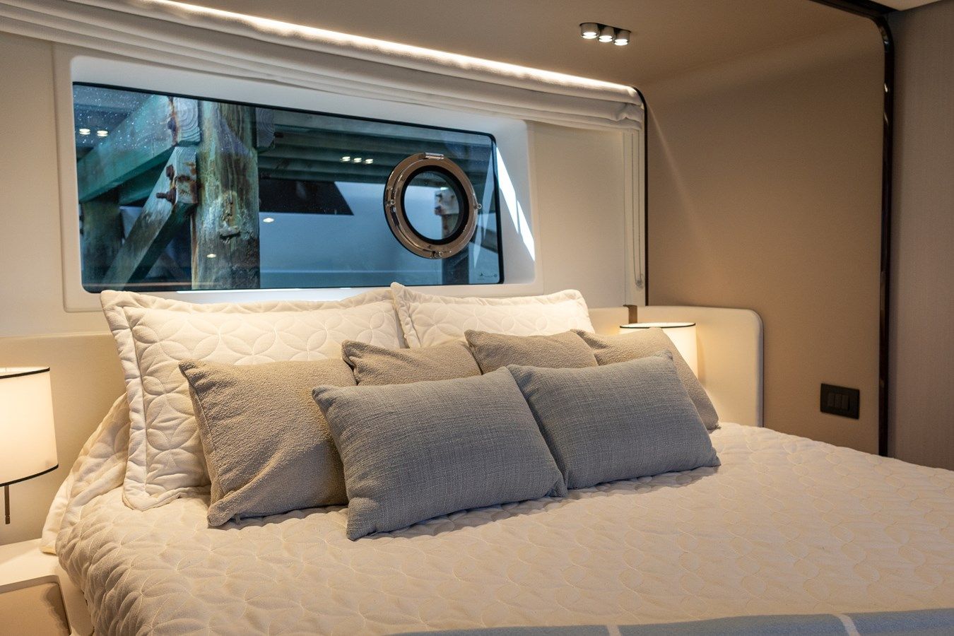 best yacht sales deals Auora - Azimut Yachts