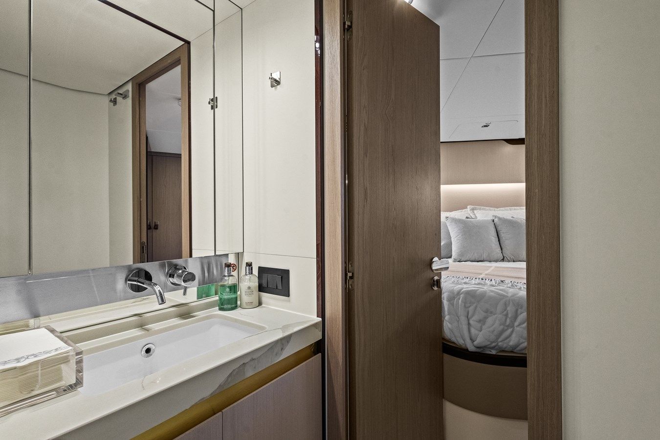 best yacht sales deals Auora 60