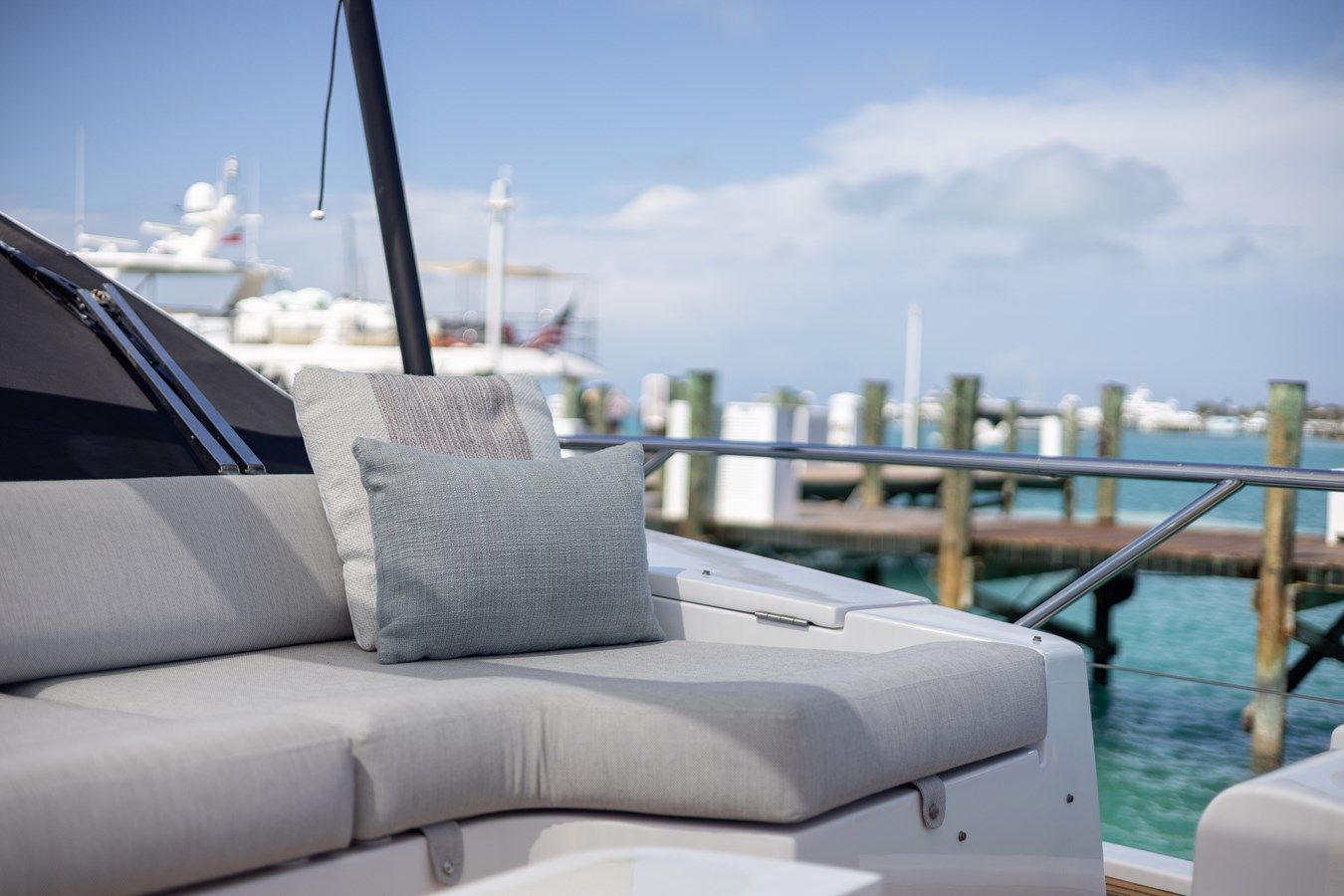 Buy a yacht Auora - Azimut Yachts