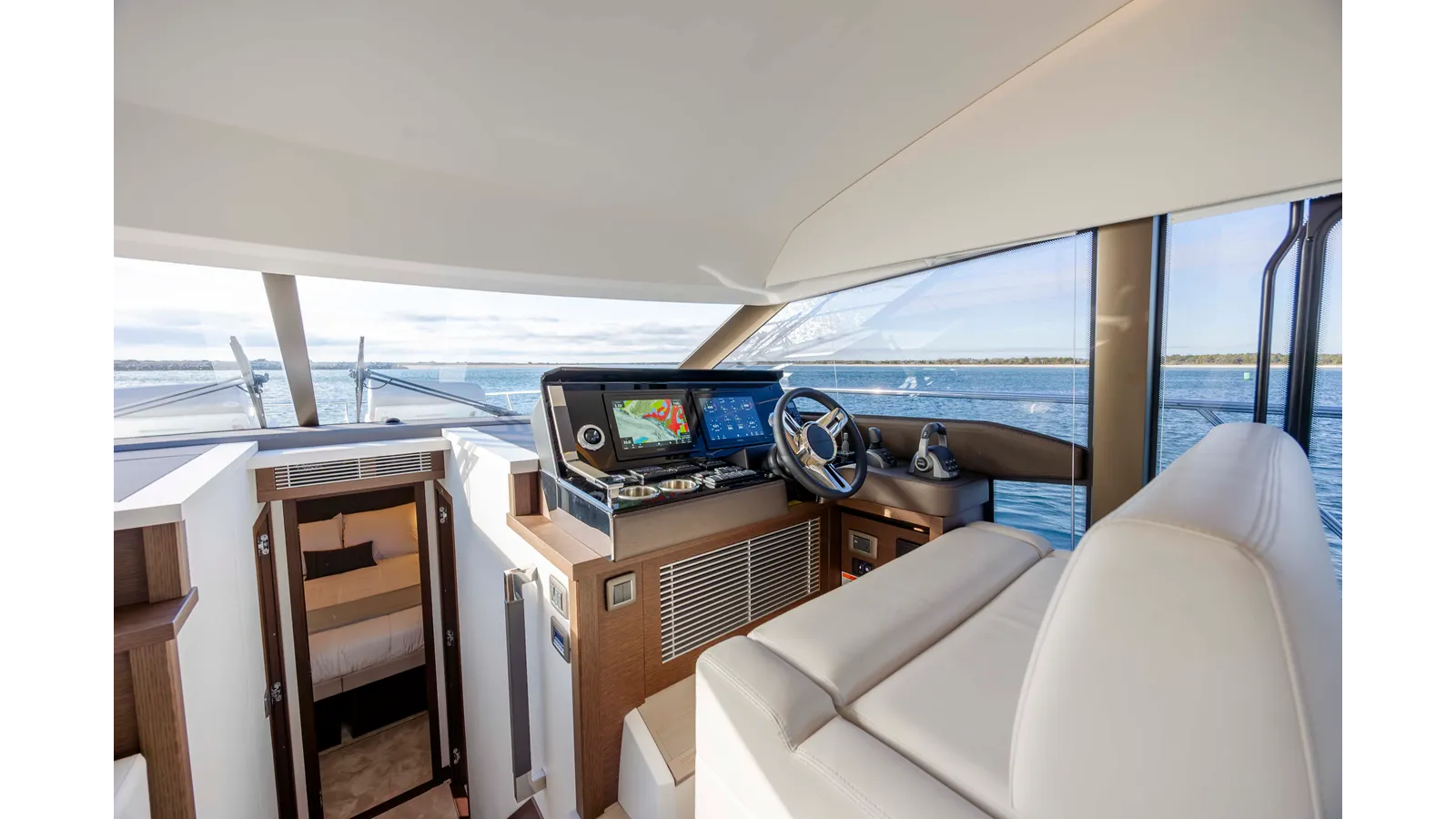 Купить яхту NEVER LOST - PRESTIGE в Shestakov Yacht Sales