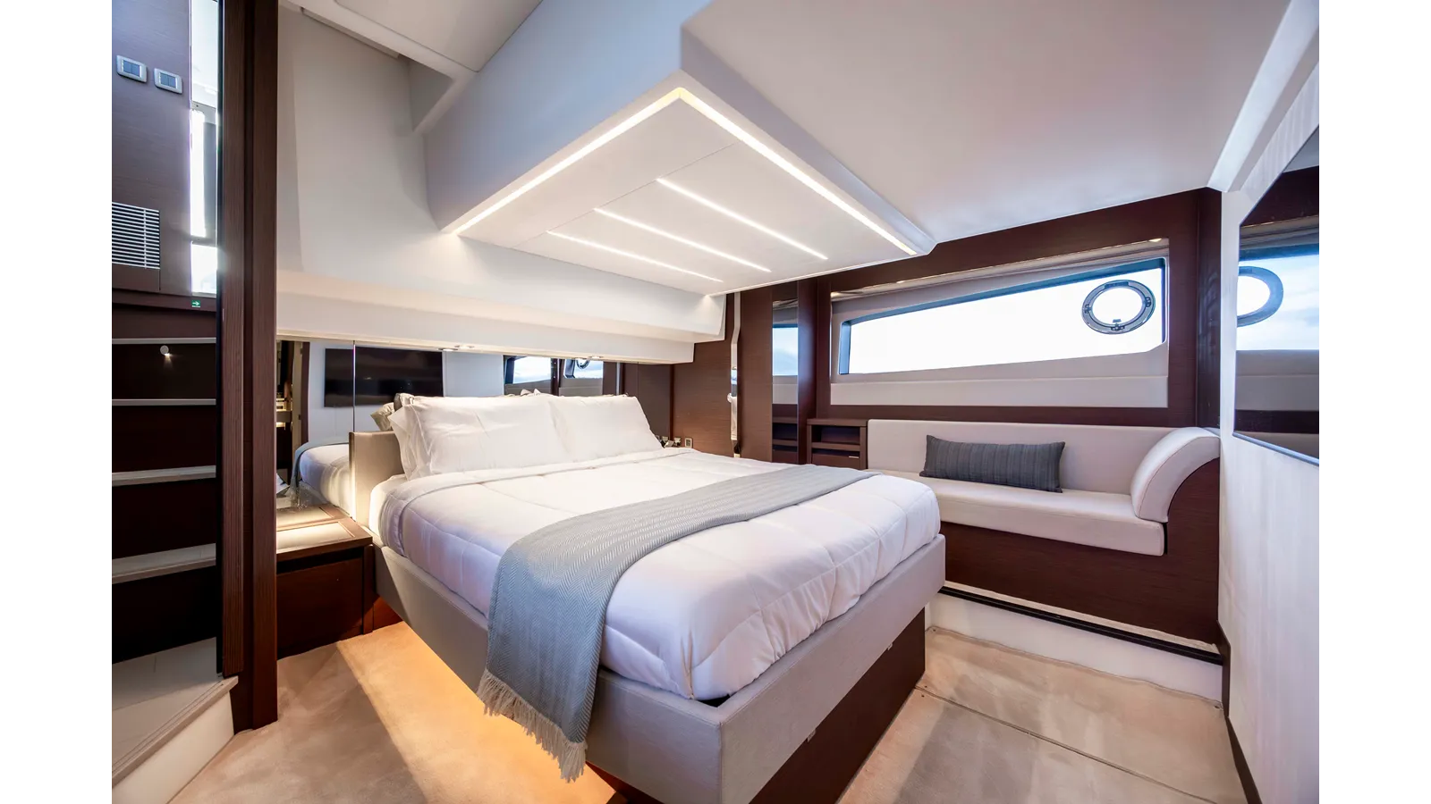 Лучшая цена на NEVER LOST - PRESTIGE