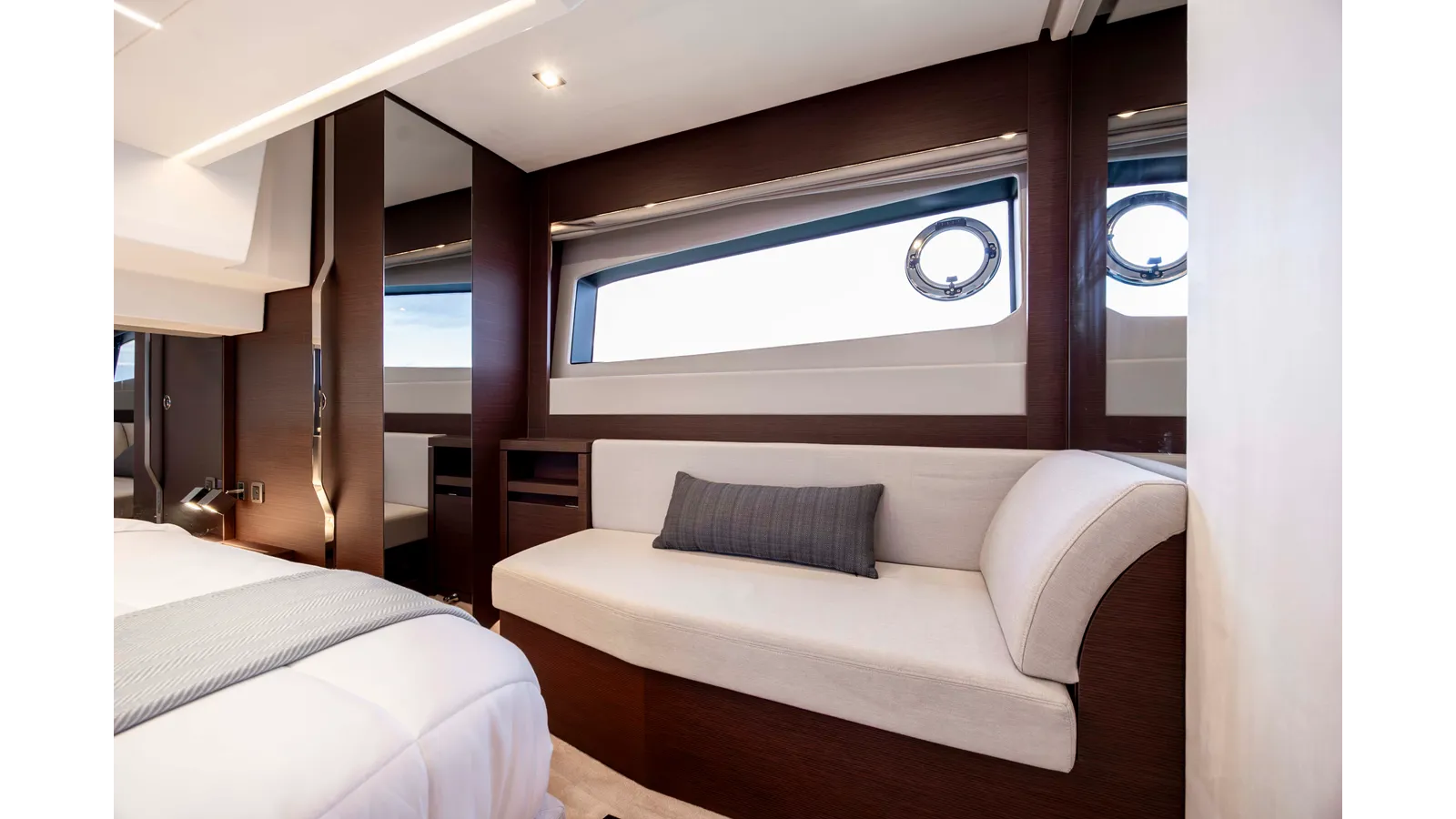 Стоимость яхты NEVER LOST 52