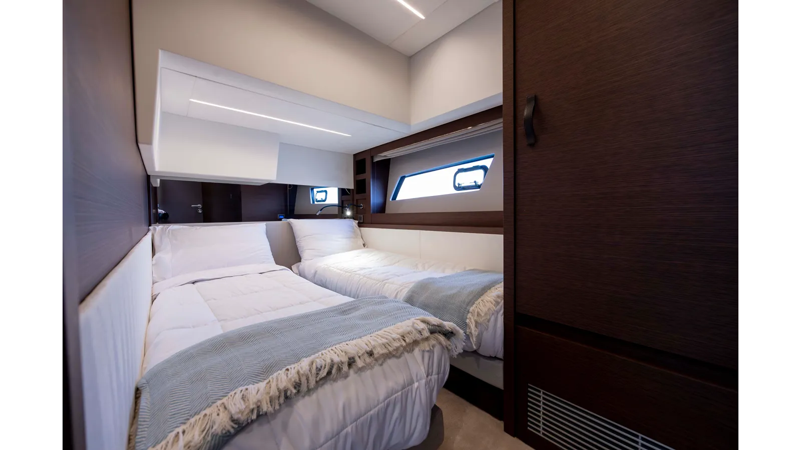 Продажа яхты NEVER LOST - PRESTIGE