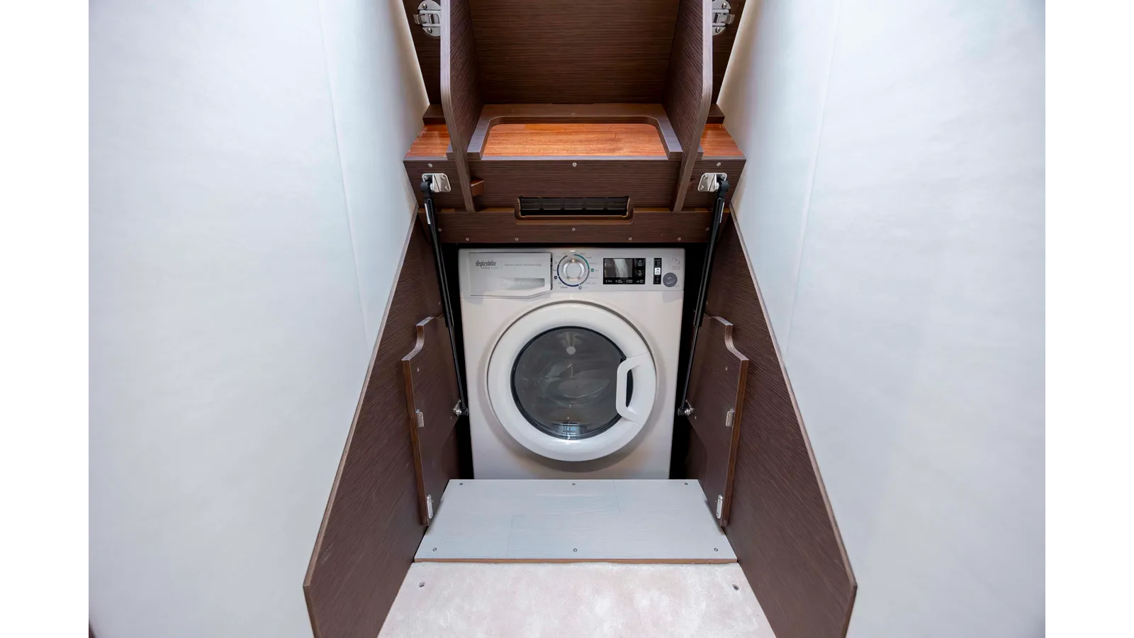 Лучшая цена на NEVER LOST 52