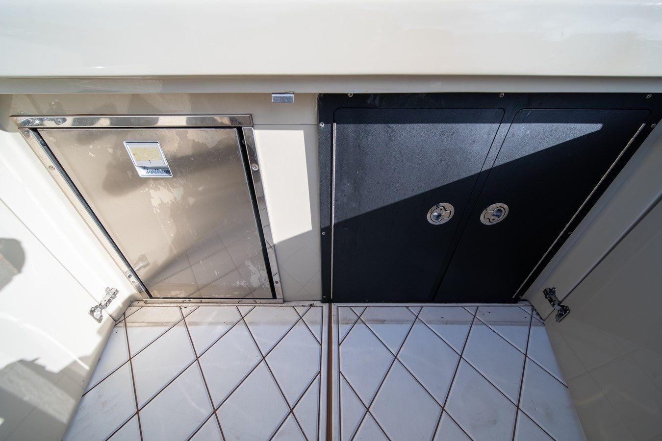 Купить яхту NA - Midnight Express Powerboats в Shestakov Yacht Sales