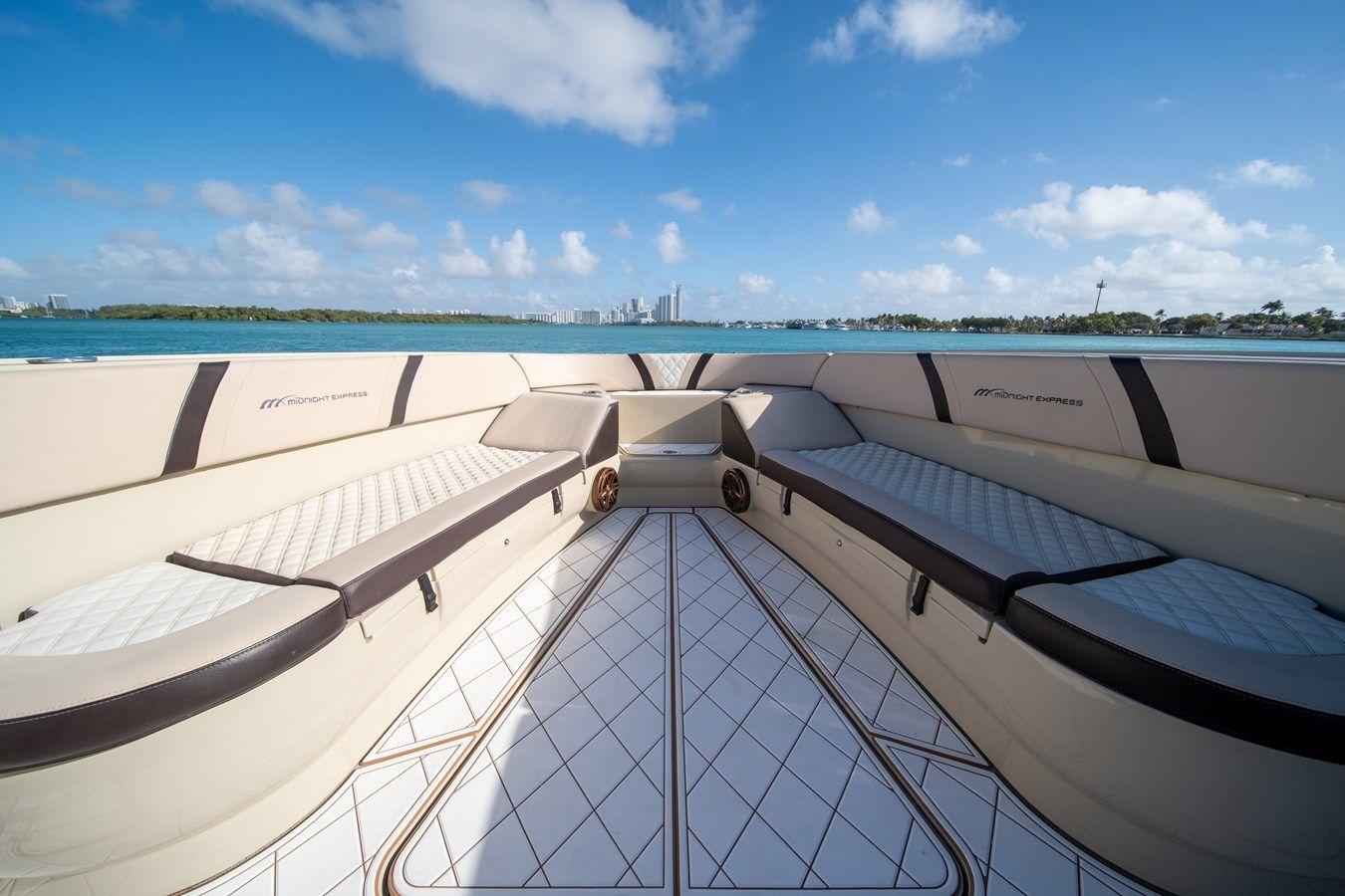 NA - Midnight Express Powerboats